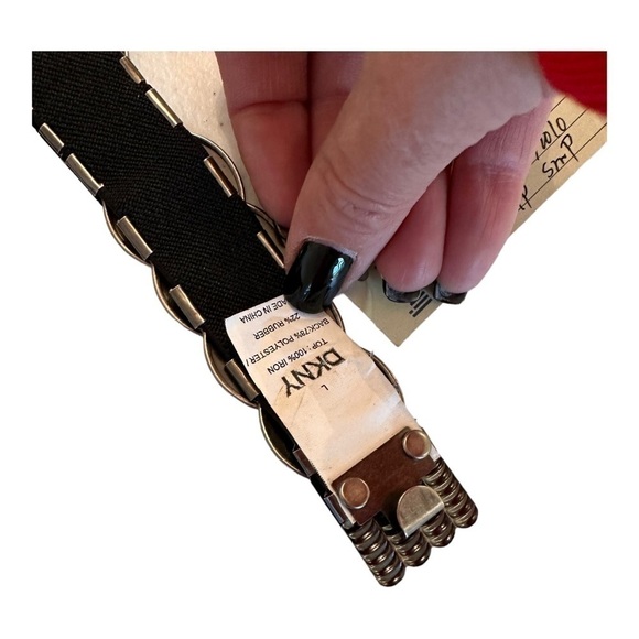 DKNY Brushed Iron Metal Disks Stretch Belt L - Picture 4 of 5